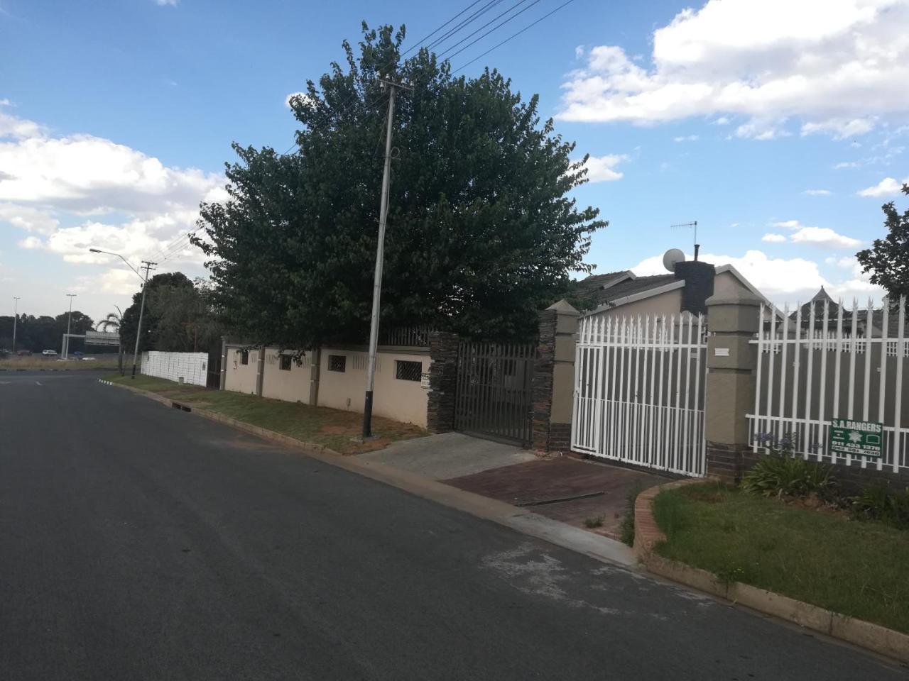 Lalela House Apartment Johannesburg Exterior foto